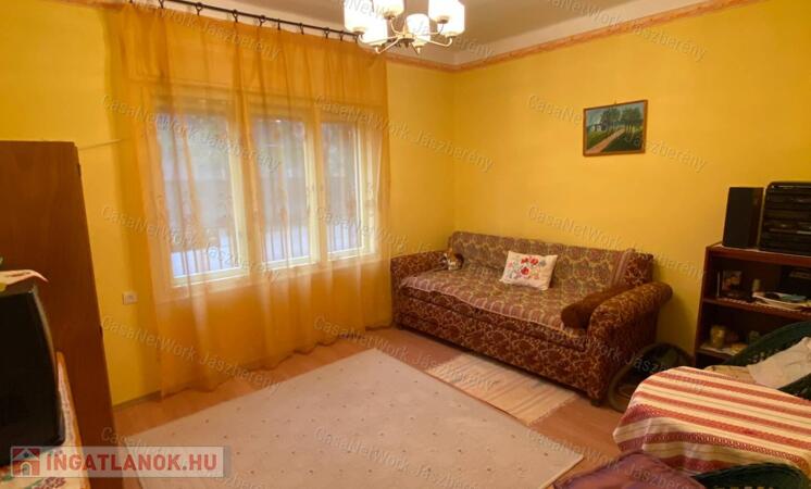 Jászszentandráson 2 szintes, 3 szobás családi ház eladó!