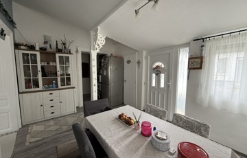 Eladó családi ház