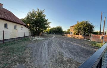 Eladó telek/földterület