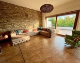 Kiadó családi ház Üröm 600 000 Ft