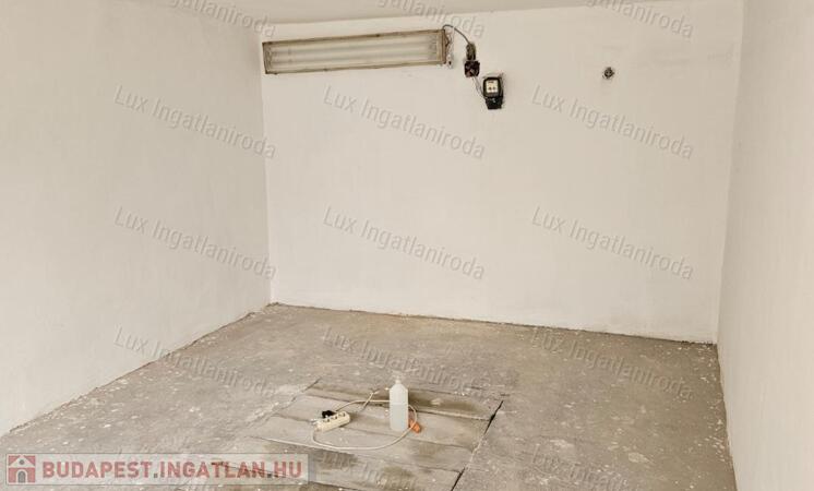 Oroszlány, Borbálán eladó Garázs!                                 