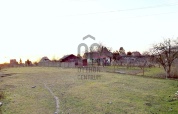 Eladó telek/földterület