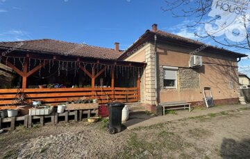 Eladó családi ház