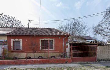 Eladó családi ház