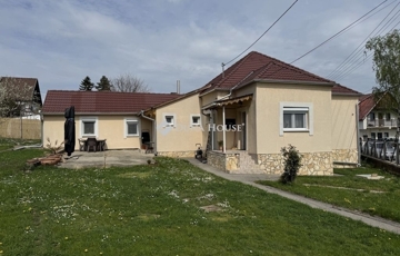 Eladó családi ház