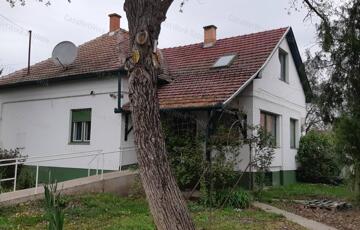 Eladó családi ház
