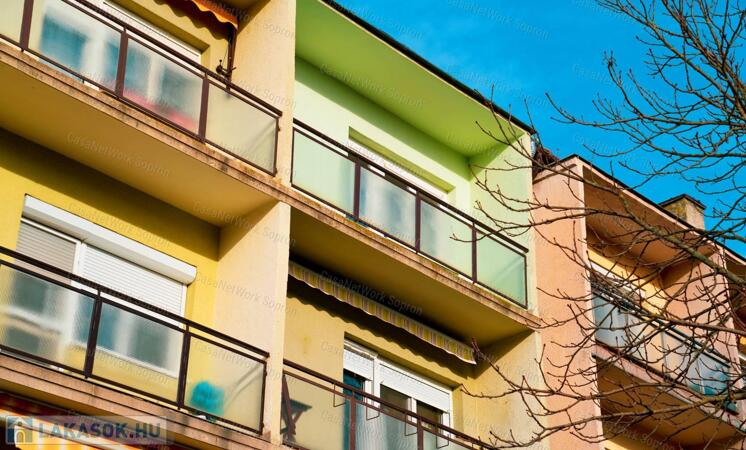 2 erkélyes lakás eladó Sopronban a belváros közelében                                 