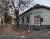 Eladó vállalkozásra kiváló, 102nm-es ház Szolnok forgalmas részén!