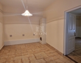 Kiadó iroda/üzlethelyiség Székesfehérvár 110 000 Ft