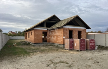 Eladó családi ház