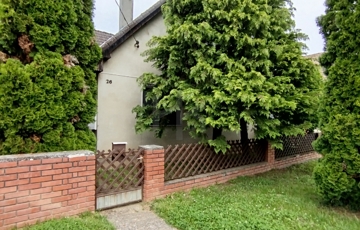 Eladó családi ház
