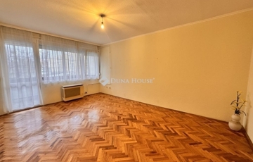 Eladó lakás