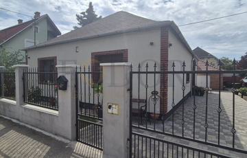 Eladó családi ház