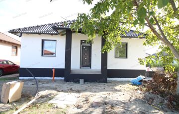 Eladó családi ház