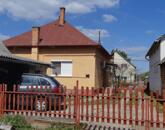 Tiszaföldváron eladó jó állapotú kertes családi ház!