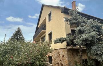 Eladó családi ház