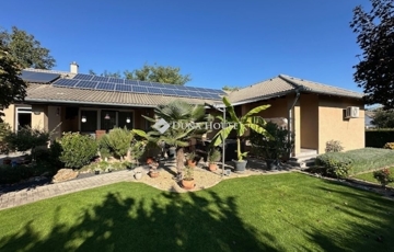 Eladó családi ház