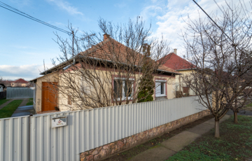 Eladó családi ház