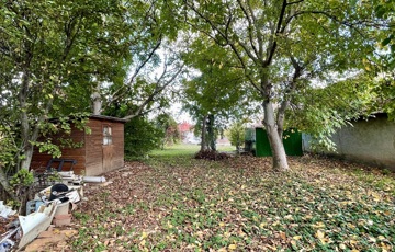 Eladó telek/földterület