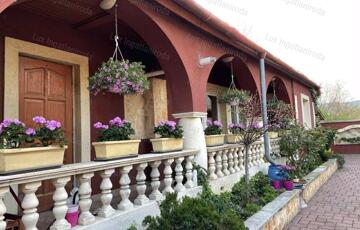 Eladó családi ház