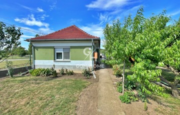 Eladó családi ház
