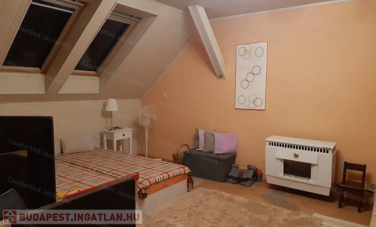 Jászárokszálláson 229 nm-es, 2 szintes, 5 szobás családi ház eladó!                                 