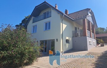 Eladó családi ház
