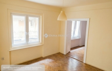 Eladó lakás