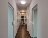 Kiadó iroda/üzlethelyiség Székesfehérvár 420 000 Ft