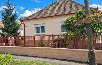 Eladó családi ház