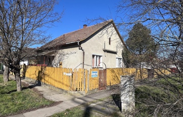 Eladó családi ház