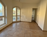 Eladó iroda/üzlethelyiség Bana 48 000 000 Ft