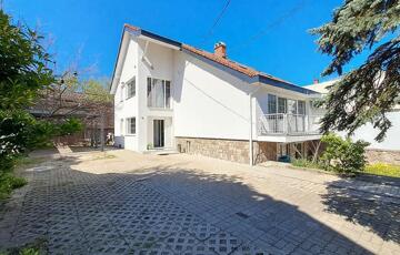 Eladó családi ház