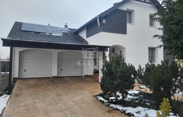 Eladó családi ház