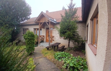 Eladó családi ház