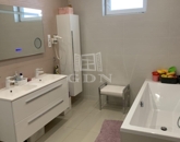 Eladó családi ház Kakucs 159 800 000 Ft