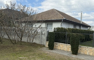 Eladó családi ház