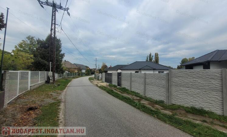 Ikerházak Bicske szívében - csend, kényelem, korszerű otthon                                 