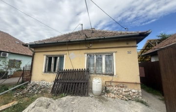 Eladó családi ház