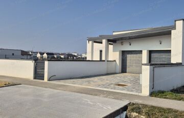 Eladó családi ház