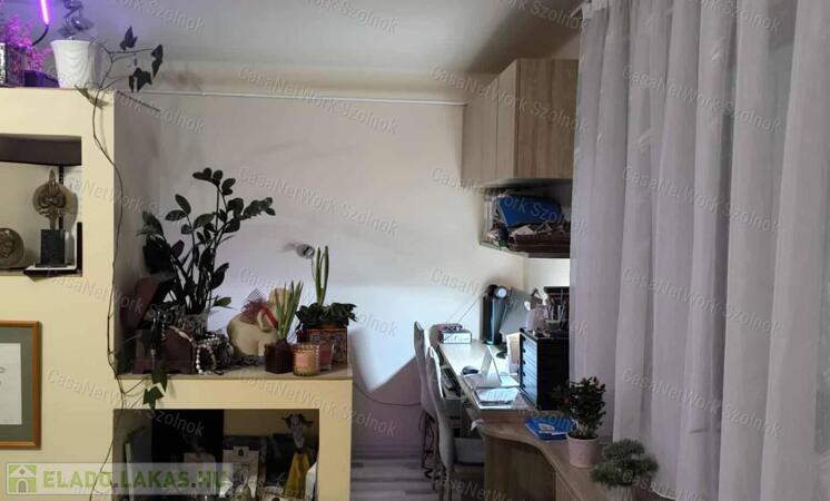 Eladó lakás csendes központi helyen Martfűn                                 