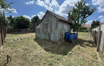 Eladó telek/földterület