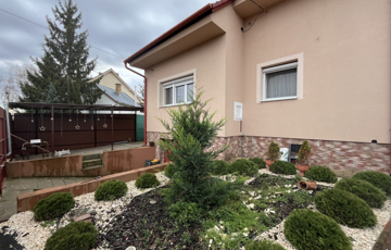 Eladó családi ház