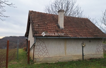 Eladó telek/földterület