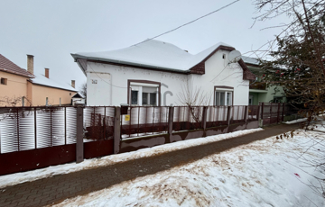 Eladó családi ház