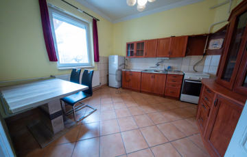 Eladó családi ház