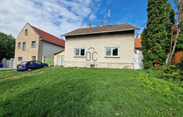 Eladó családi ház