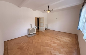 Eladó lakás