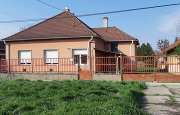 Eladó családi ház