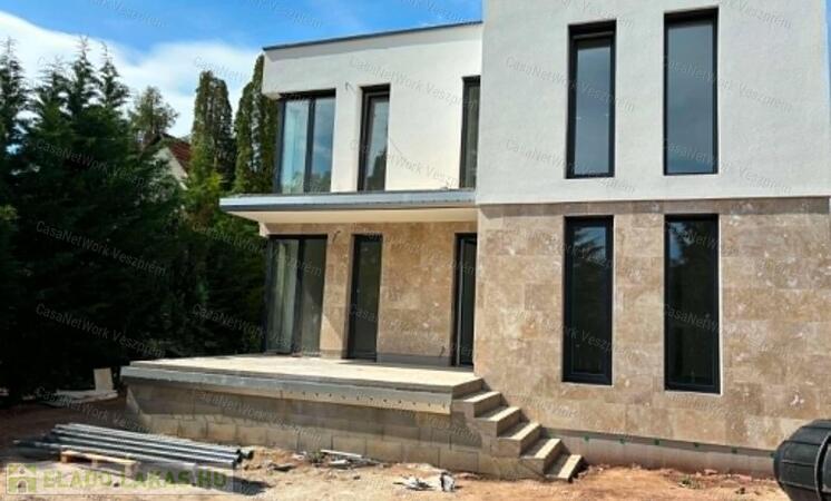 Balatonalmádiban új építésű társasházi lakás eladó                                 